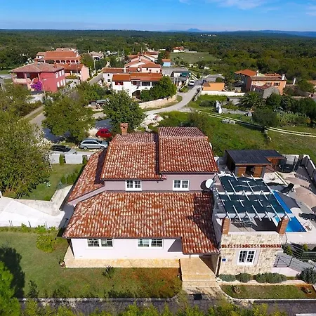 Stylish & Luxury With Pool, Biliard, Extra Pool Heating Available - Wiibuk Βίλα Πούλα