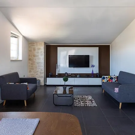Stylish & Luxury Villa With Pool, Biliard, Extra Pool Heating Available - Wiibuk Villa