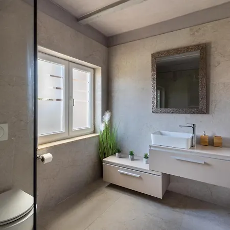 Stylish & Luxury With Pool, Biliard, Extra Pool Heating Available - Wiibuk Πούλα