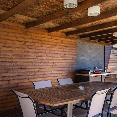 Βίλα Stylish & Luxury With Pool, Biliard, Extra Pool Heating Available - Wiibuk *