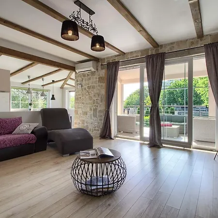 Stylish & Luxury With Pool, Biliard, Extra Pool Heating Available - Wiibuk וילה *