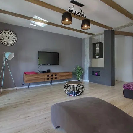 Βίλα Stylish & Luxury With Pool, Biliard, Extra Pool Heating Available - Wiibuk *