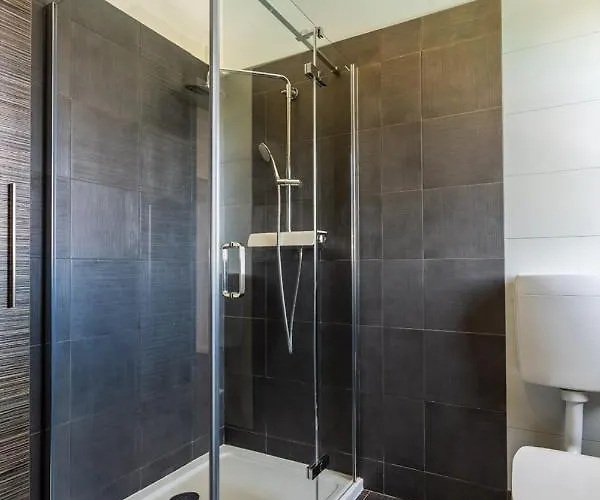 Stylish & Luxury With Pool, Biliard, Extra Pool Heating Available - Wiibuk Pula