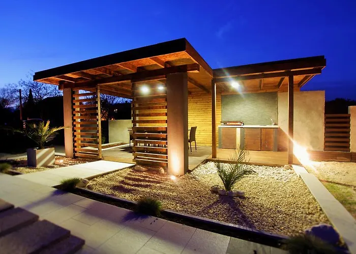 Vila Stylish & Luxury With Pool, Biliard, Extra Pool Heating Available - Wiibuk *