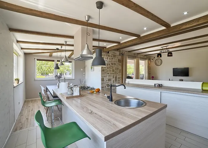 Vila Stylish & Luxury With Pool, Biliard, Extra Pool Heating Available - Wiibuk *