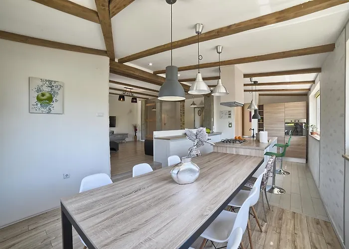 Stylish & Luxury Villa With Pool, Biliard, Extra Pool Heating Available - Wiibuk Villa