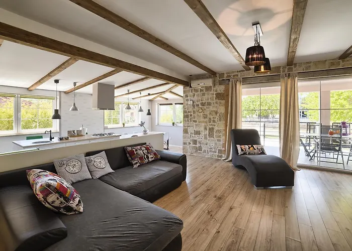 Vila Stylish & Luxury With Pool, Biliard, Extra Pool Heating Available - Wiibuk *