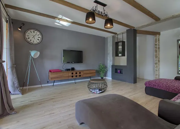 Vila Stylish & Luxury With Pool, Biliard, Extra Pool Heating Available - Wiibuk *