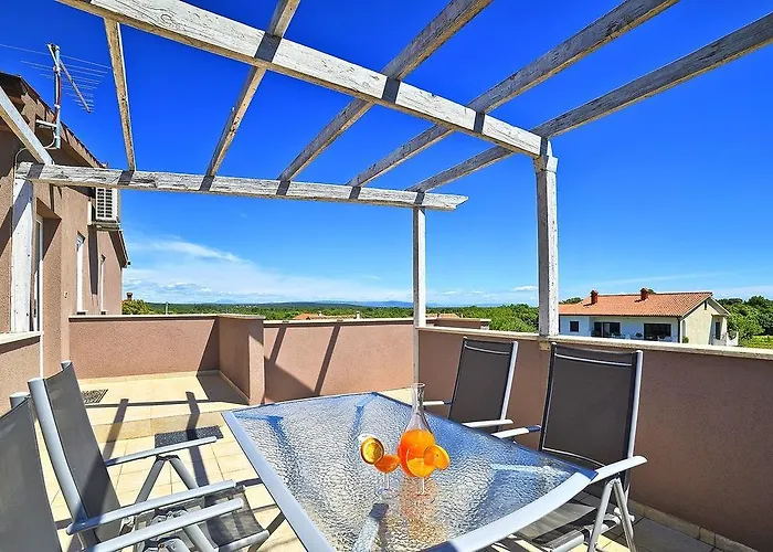 Villa Stylish & Luxury With Pool, Biliard, Extra Pool Heating Available - Wiibuk Pula