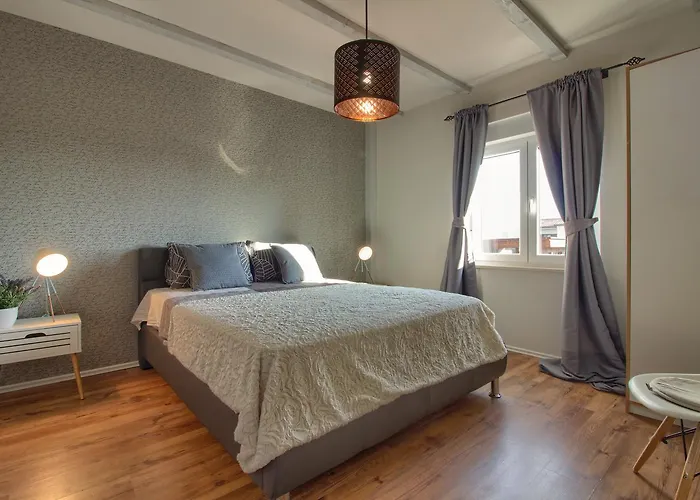 Stylish & Luxury With Pool, Biliard, Extra Pool Heating Available - Wiibuk *