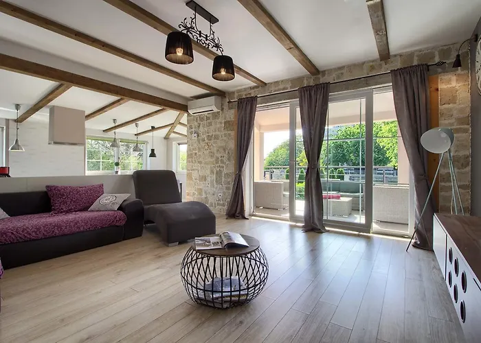 Stylish & Luxury With Pool, Biliard, Extra Pool Heating Available - Wiibuk Villa *