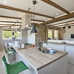 Βίλα Stylish & Luxury With Pool, Biliard, Extra Pool Heating Available - Wiibuk *