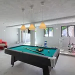 Stylish & Luxury With Pool, Biliard, Extra Pool Heating Available - Wiibuk * Πούλα