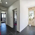 Stylish & Luxury With Pool, Biliard, Extra Pool Heating Available - Wiibuk *