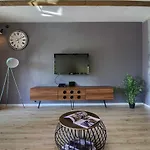 Stylish & Luxury With Pool, Biliard, Extra Pool Heating Available - Wiibuk *