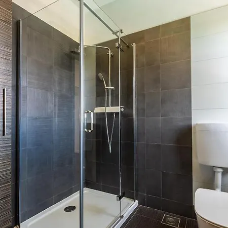 Stylish & Luxury With Pool, Biliard, Extra Pool Heating Available - Wiibuk 普拉