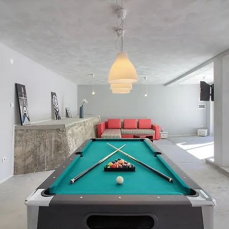 Stylish & Luxury With Pool, Biliard, Extra Pool Heating Available - Wiibuk * 普拉