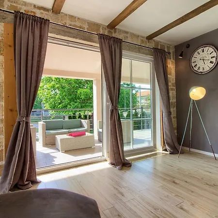 Stylish & Luxury With Pool, Biliard, Extra Pool Heating Available - Wiibuk 普拉