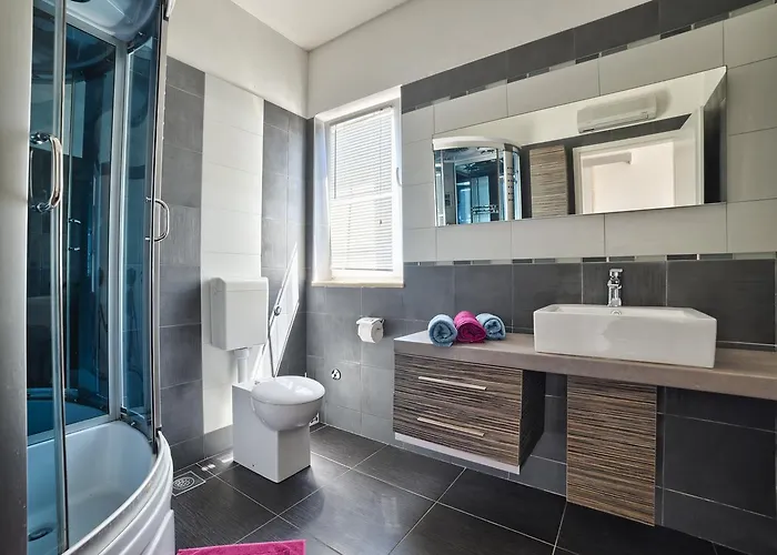 Stylish & Luxury With Pool, Biliard, Extra Pool Heating Available - Wiibuk 빌라 *